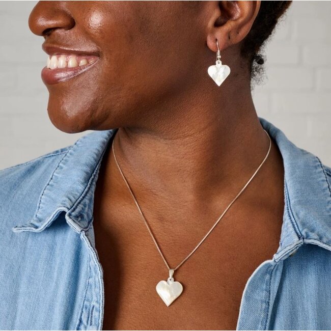 Mother of Pearl Heart Pendant Necklace