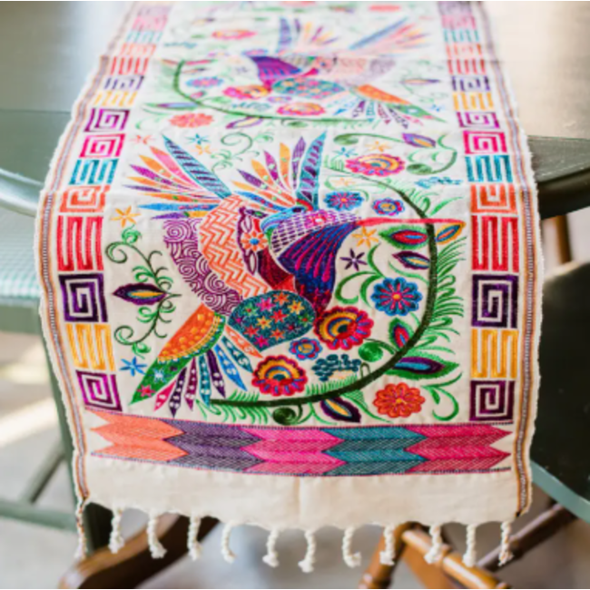 Wild Bird Table Runner (17x50)