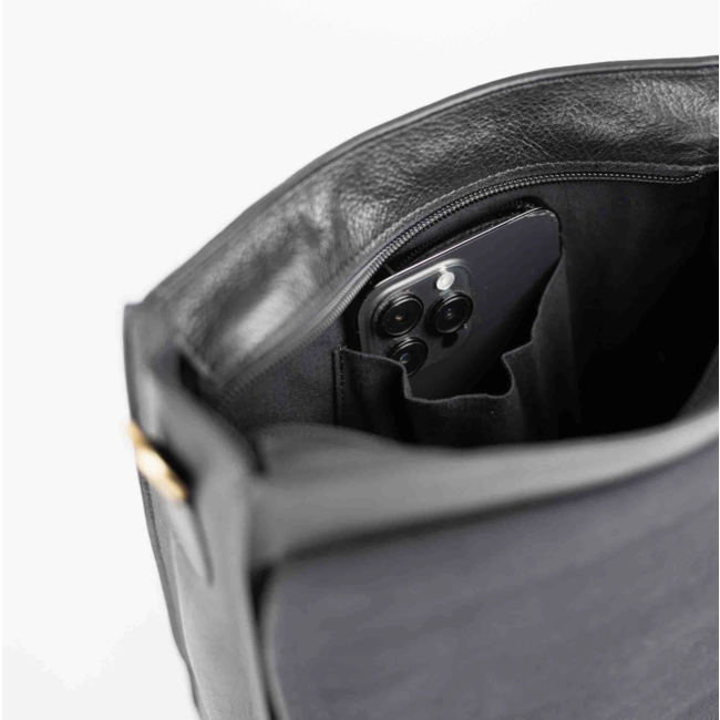 Jarni Black Leather Backpack