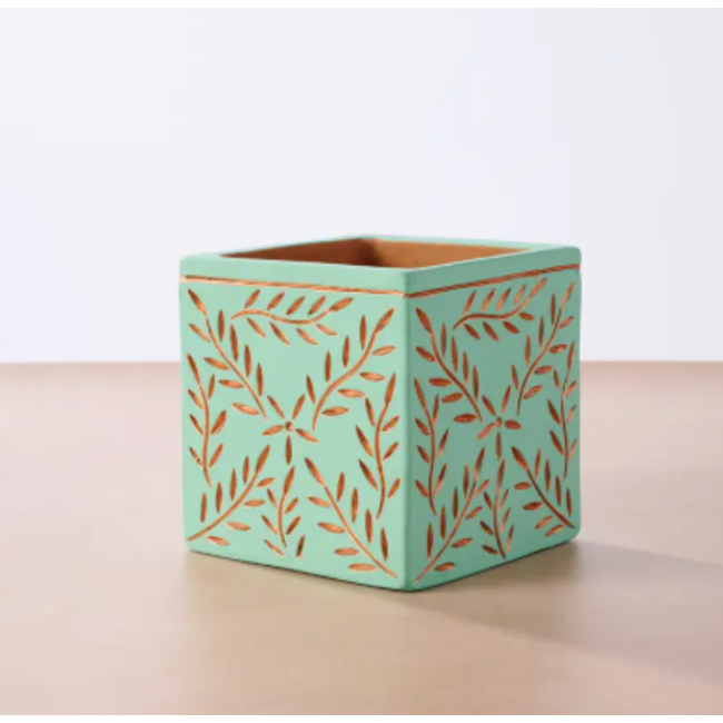 Tila Terracotta Debossed Leaf Planter