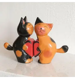 Indonesia Two Cats in Love Albesia Wood Statue, Indonesia