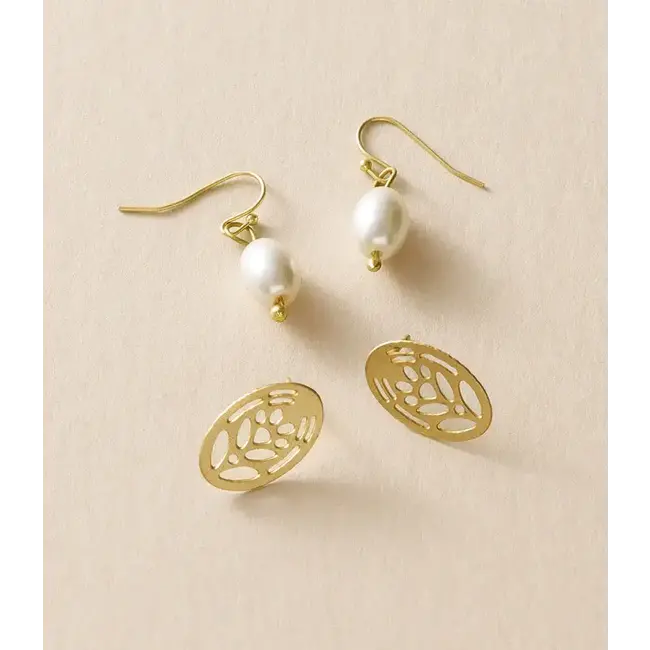 Adhya Pearl & Oval Stud Earrings