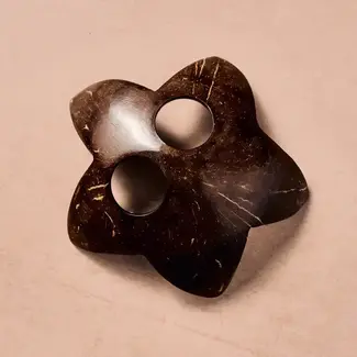 India Saaf Coconut Shell Scarf & Sarong Holder