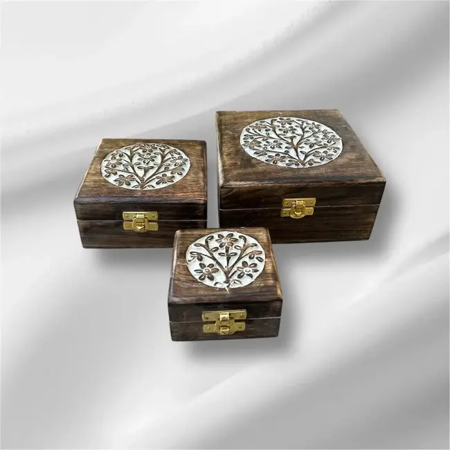 Wooden Box w/ Latch & Tree Engraving