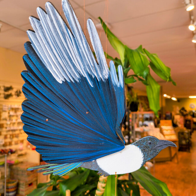 Flying Mobile - Magpie