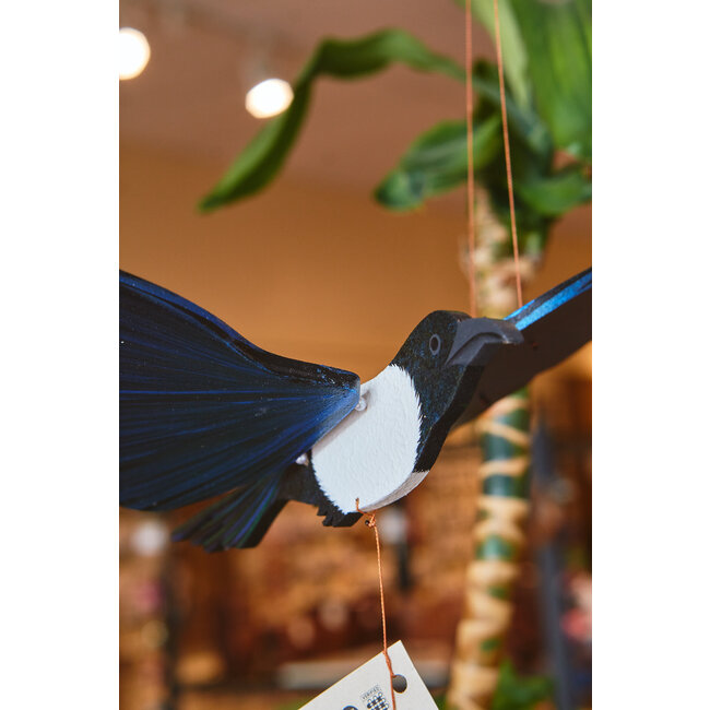 Flying Mobile - Magpie