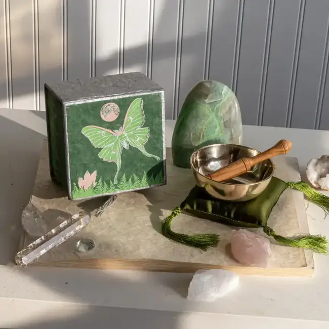 3.5'' Luna Moth Meditation Bowl w/ Box