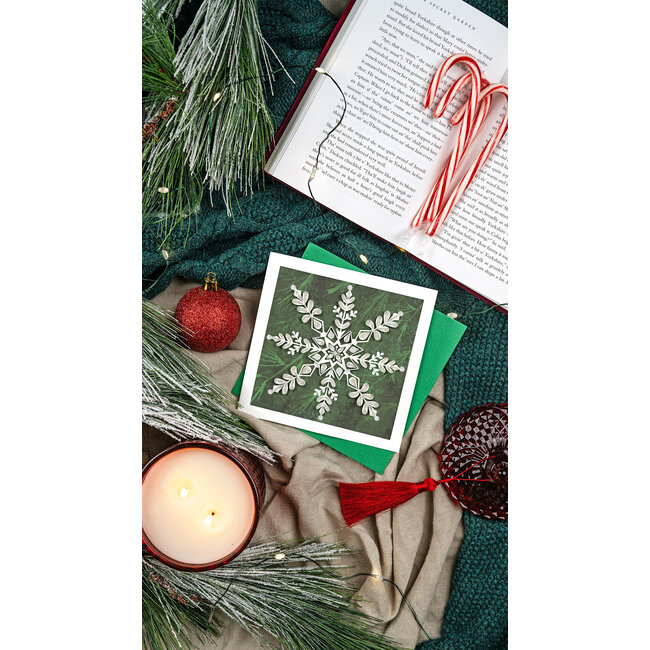 Quilled Card - Snowflake On Pine