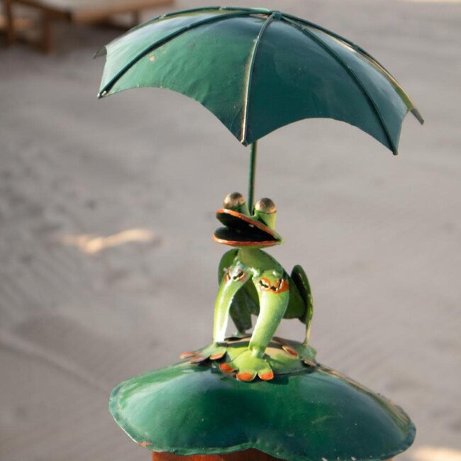 Frog w/ Umbrella Metal Sculpture