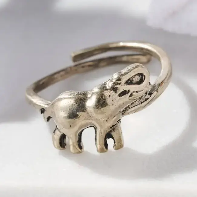 Amauta Metal Elephant Ring