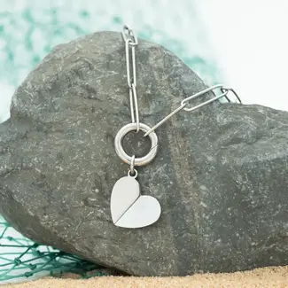 China Heart of Mary Necklace Silver