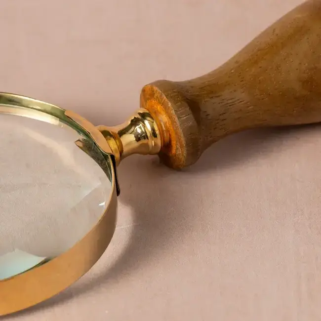 Pakadana Magnifying Glass