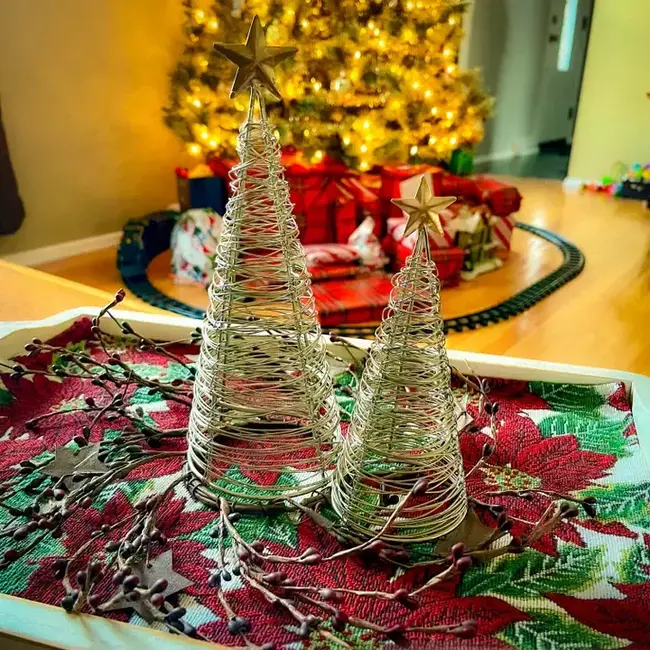 Gold Star Wrapped Wire Tree - Large