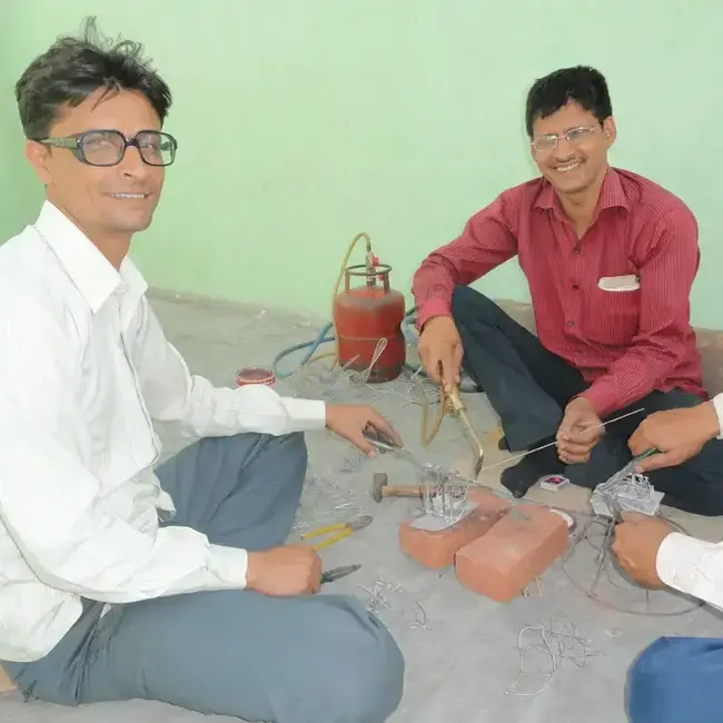 Gold Star Wrapped Wire Tree - Large