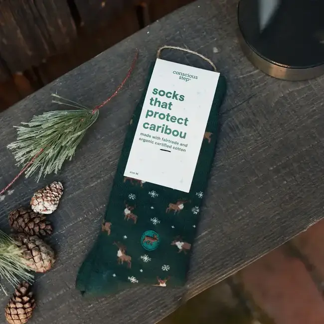 Crew Socks that Protect Caribou - Green Snowflakes