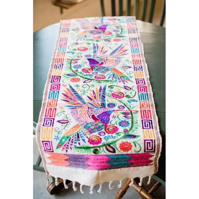 Wild Bird Table Runner (17x50)