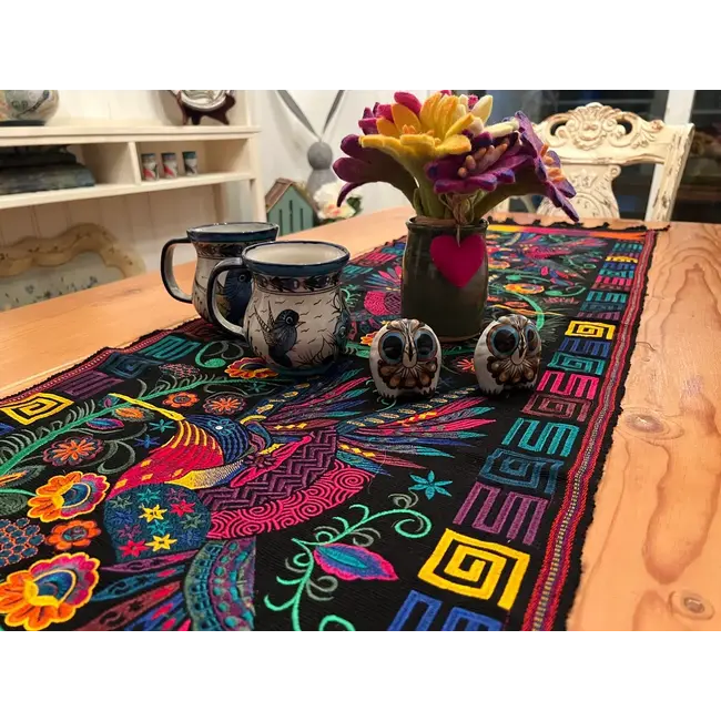 Wild Bird Table Runner (17x50)