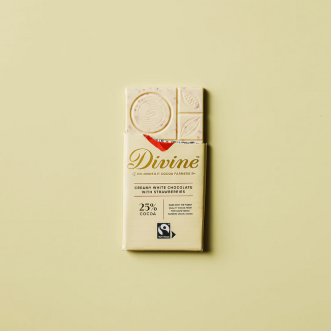 Divine 25% Strawberries White Chocolate Bar 85g