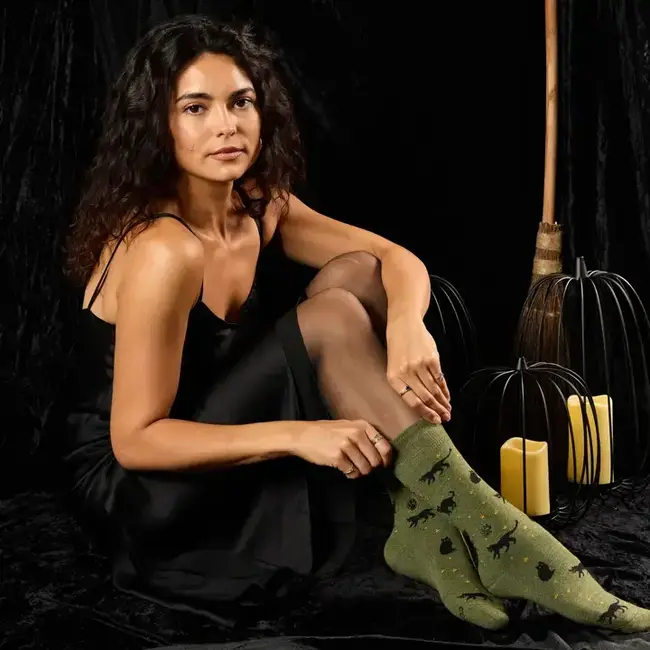 Conscious Step Socks that Save Cats - Green Cats