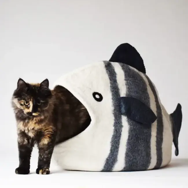 Cat Cave - Felt White Fish