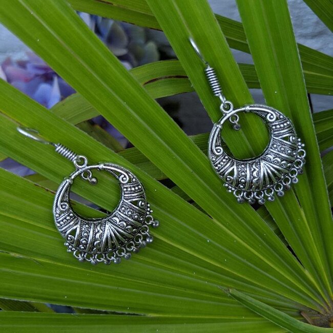 Earrings - Folk Style Circle w/Hanging Beads