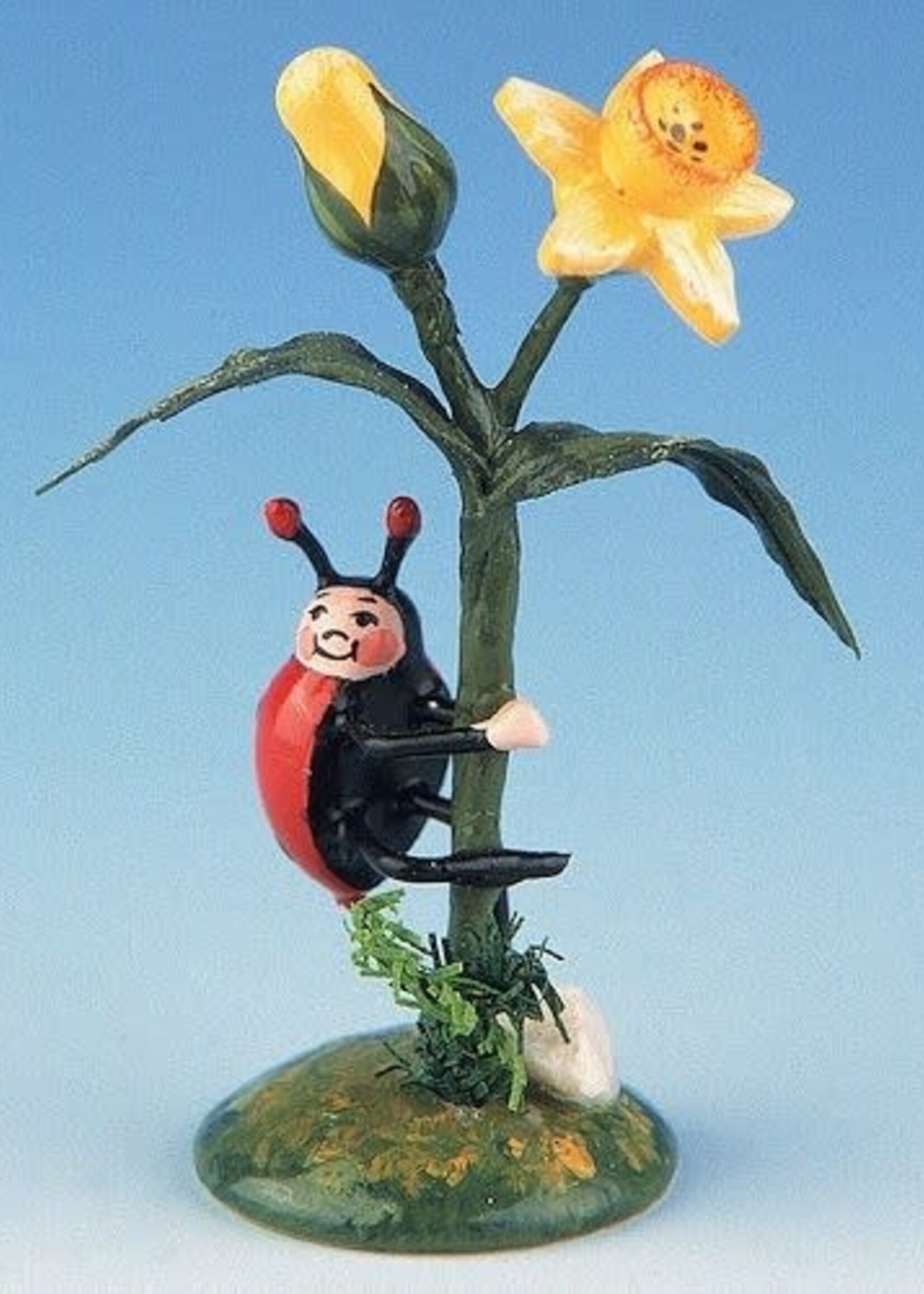 Hubrig 303h0001 Ladybug with Daffodil  2 inches