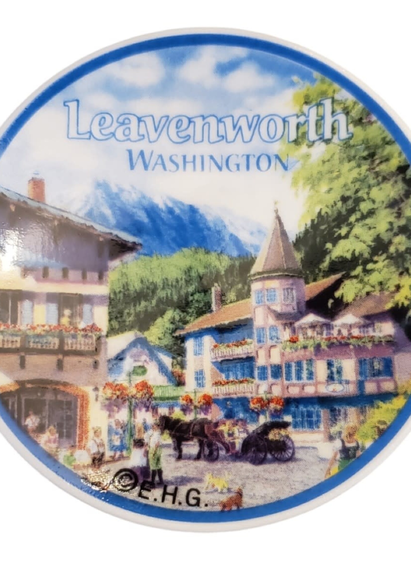 M682 Plate w/ Village Scene Leavenworth Magnet  3 inches