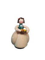 Kramer Holz Design 040/003 Miniature Lady with Flowers