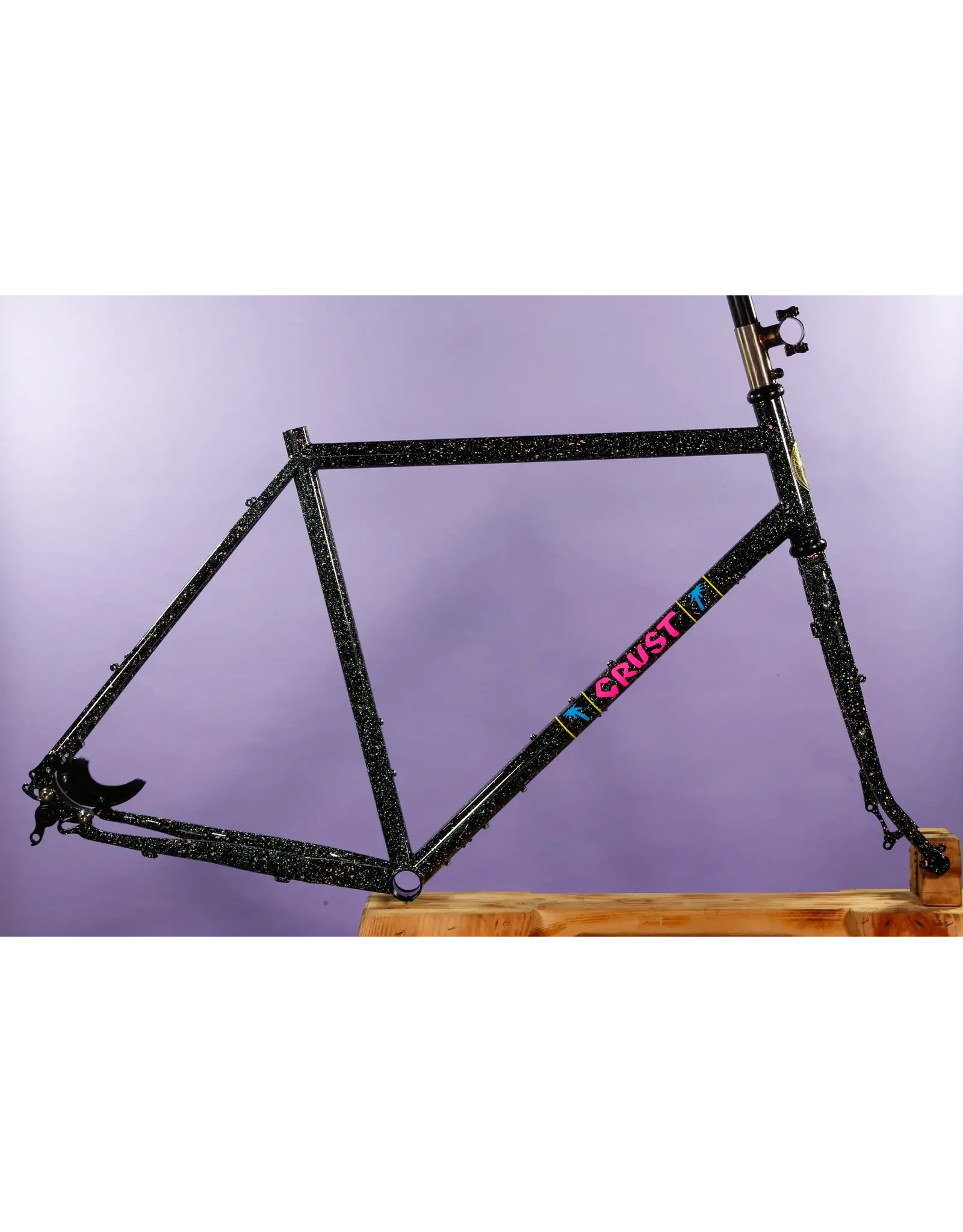 Crust Crust Evasion Frame