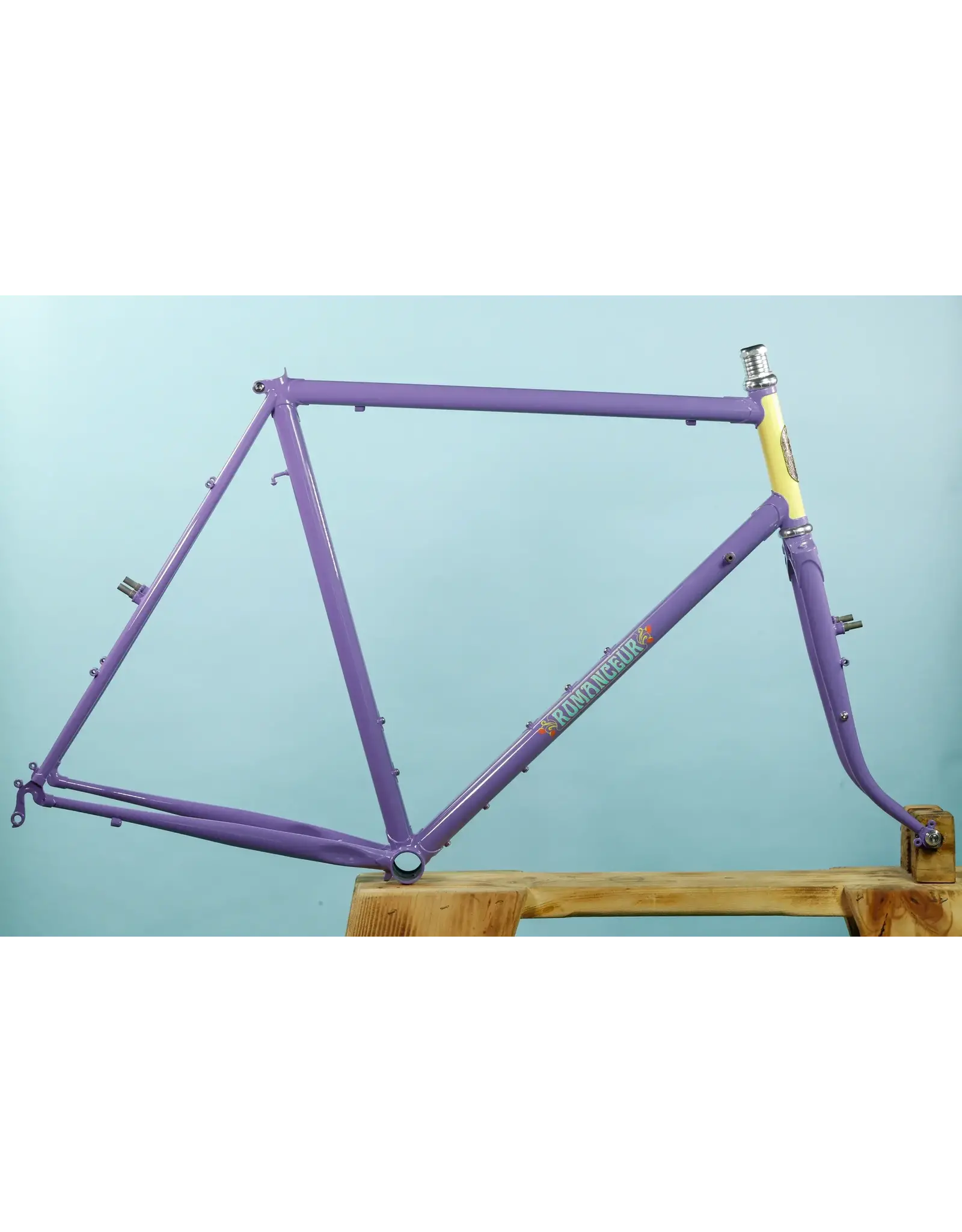 Crust Romanceür Ultraviolet 55cm Cantilever Frame