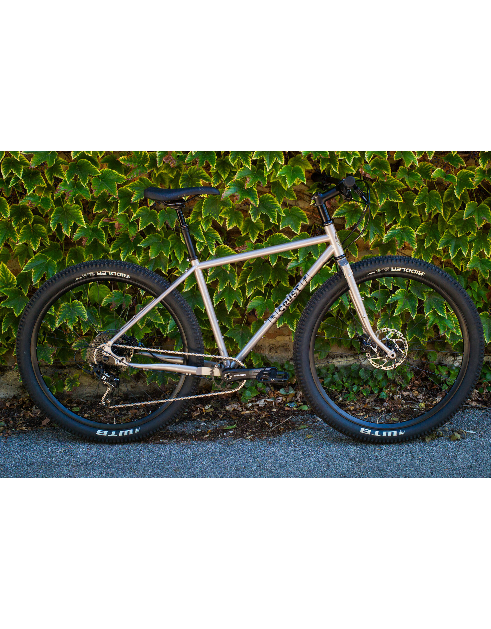 Crust Evasion 52cm Shop Build Flat Bar 1x11 650b Champagne