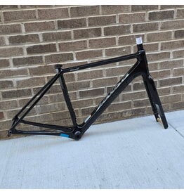 Salsa Warroad C 700 frameset - 700c, Carbon, Gloss Black, Silver Accents, 54.5cm Previously built with hollowtech 2 and Headset