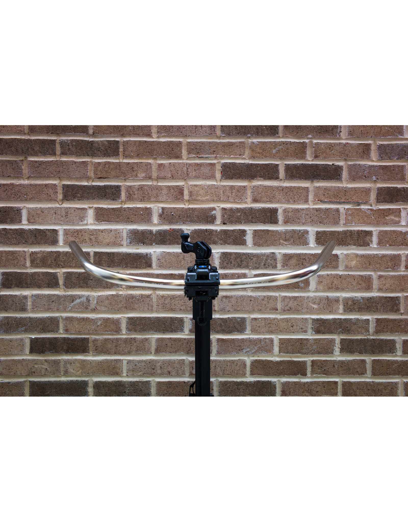 Leker Leks Handlebars- Steel - Albalite 63 Bar- 650mm wide - 25mm rise - 63 Sweep 22.2 Silver