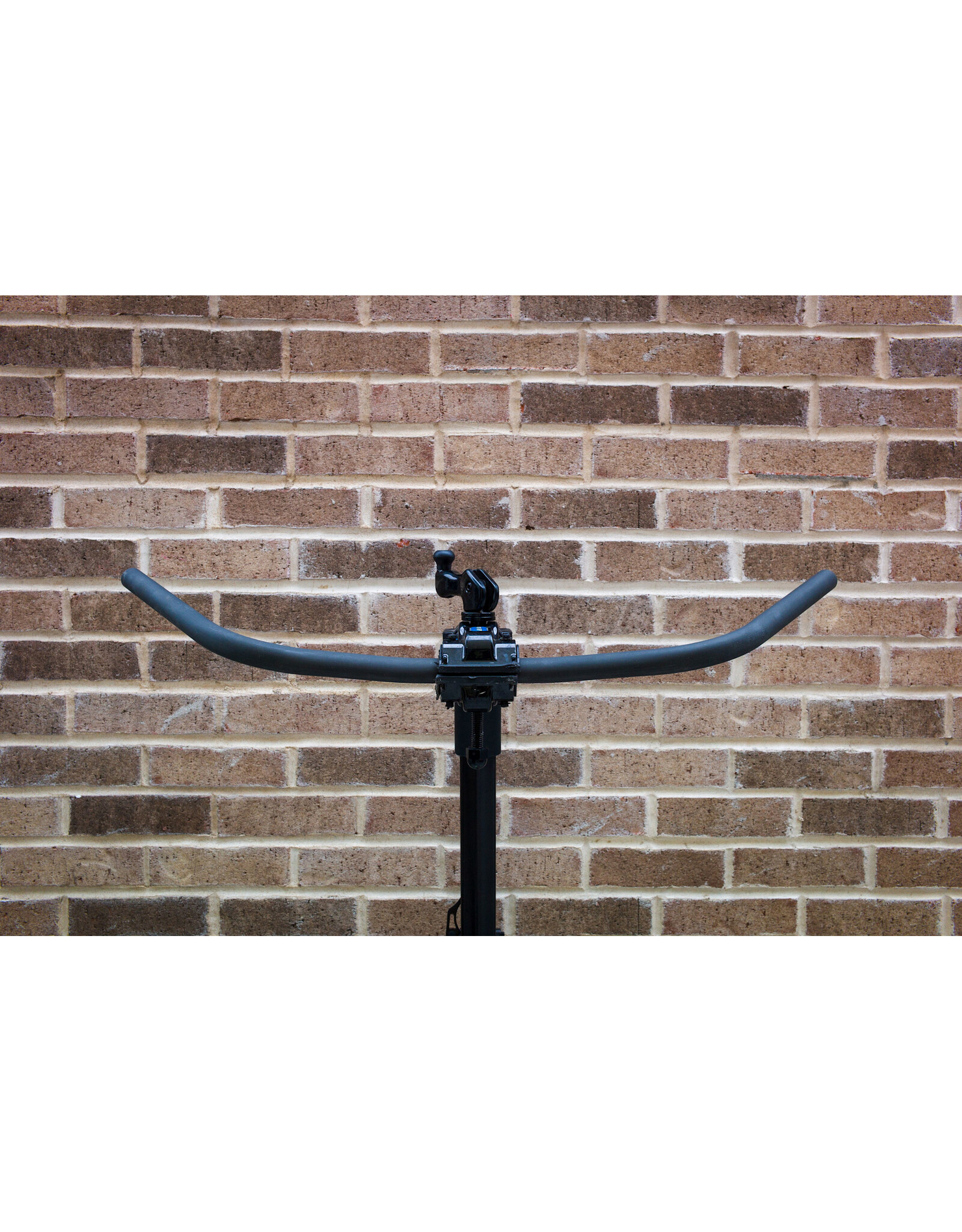 Leker Leks Handlebars- Steel - Albalite Bar- 713mm wide - 25mm rise - 52 Sweep 22.2 Black