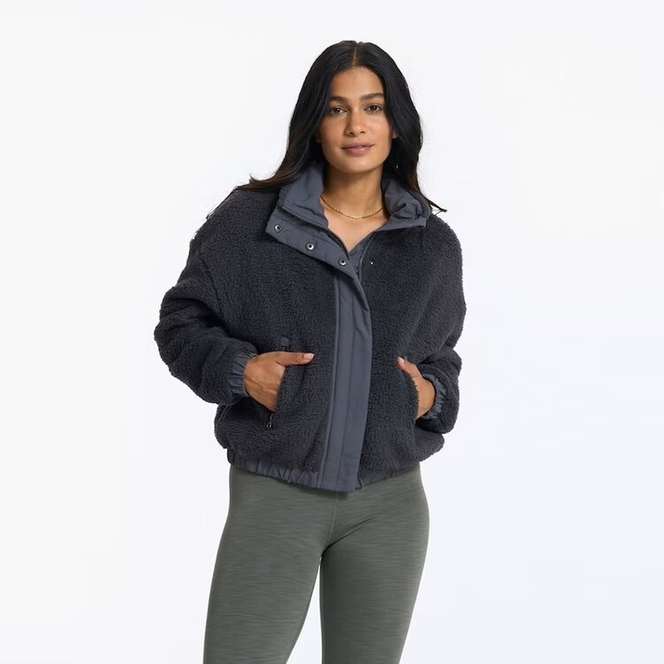 VUORI COZY SHERPA JACKET | CHARCOAL