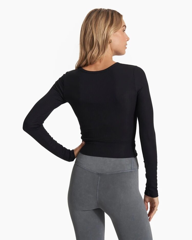 VUORI WOMEN'S L/S COVE TWIST TEE | BLACK