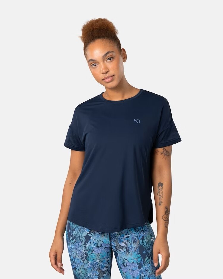 KARI TRAA WOMEN'S VILDE AIR TEE | ROYAL