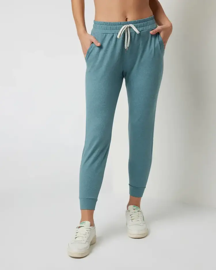 VUORI WOMEN'S PERFORMANCE JOGGER | IRON HTHR