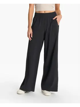 VUORI WOMEN'S VILLA WIDELEG | BLACK
