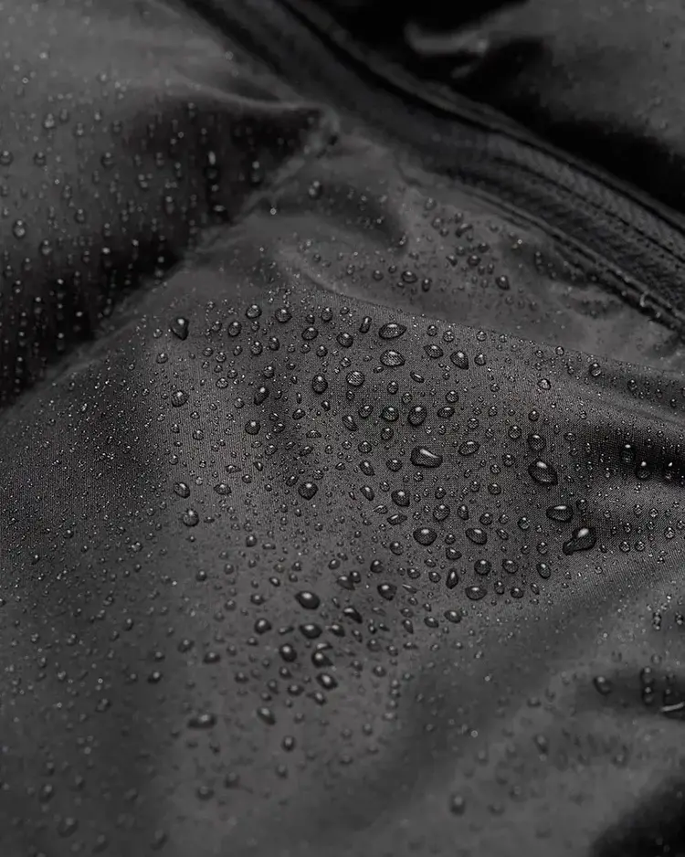 TENTREE MEN'S CLOUD SHELL JUNIPER PUFFER VEST | BLACK/WHITE