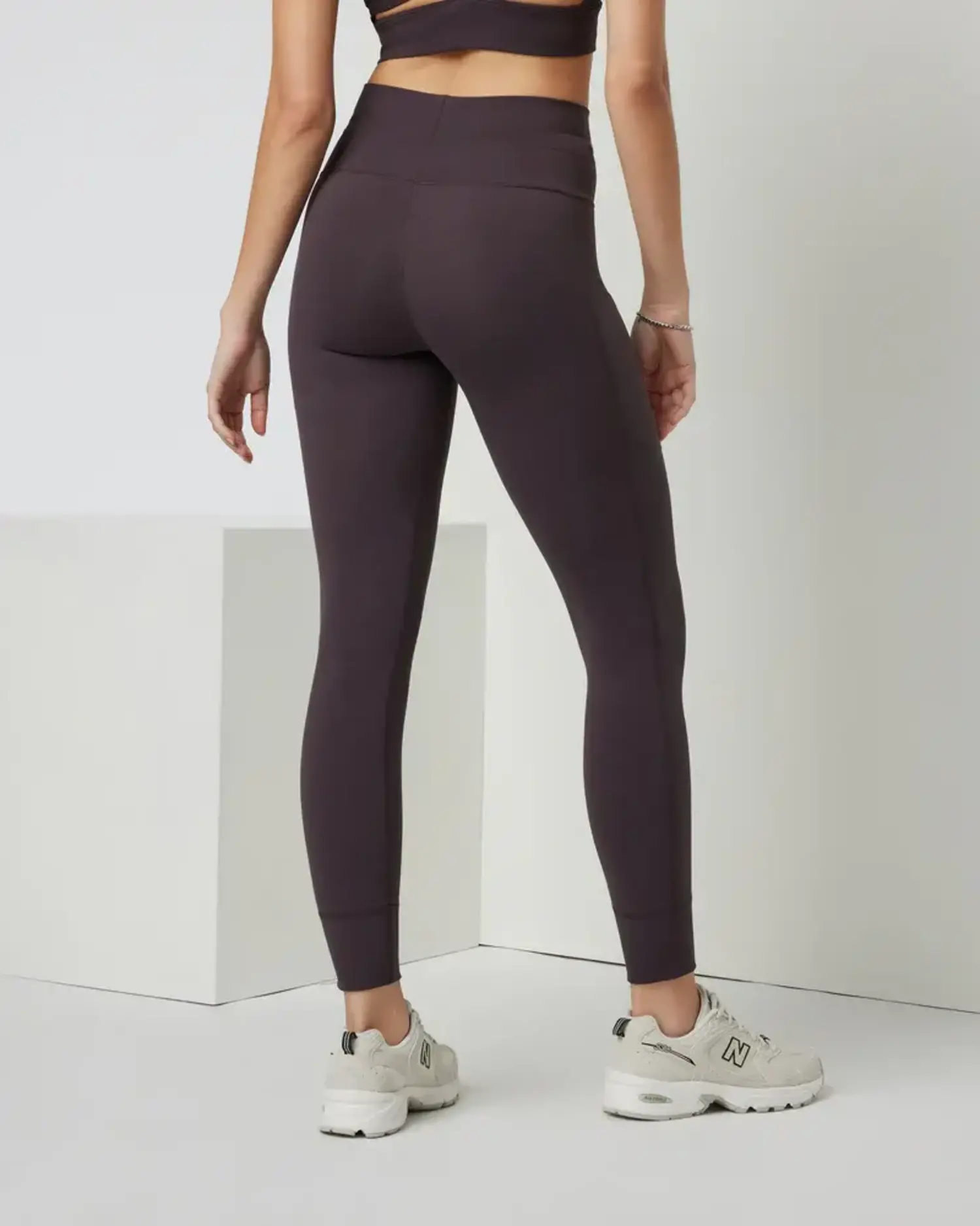 VUORI WOMEN'S DAILY POCKET LEGGING | SANGRIA - Gerick Sports
