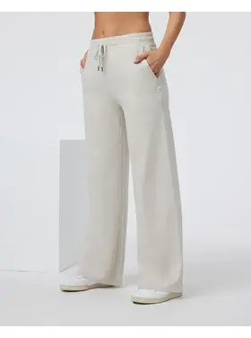 VUORI WOMEN'S HALO ESSENTIAL WIDELEG | ECRU HTHR