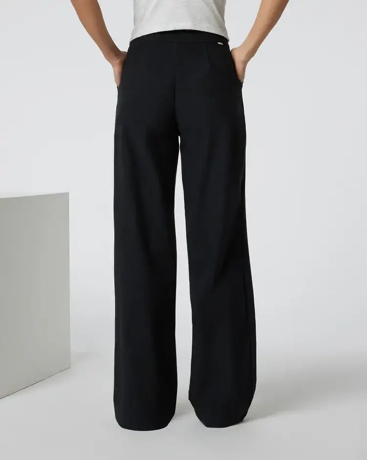 VUORI WOMEN'S ELEVATION TROUSER | BLACK HTR