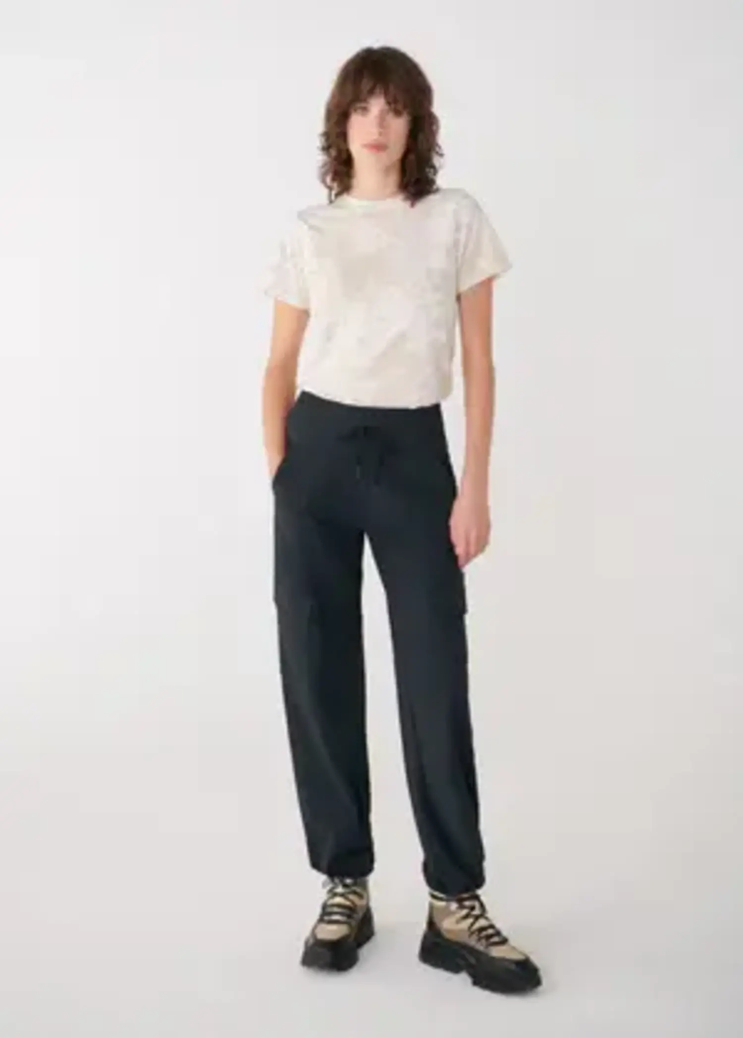 LOLE WOMEN S MOMENTUM TECH CARGO PANT BLACK Gerick Sports
