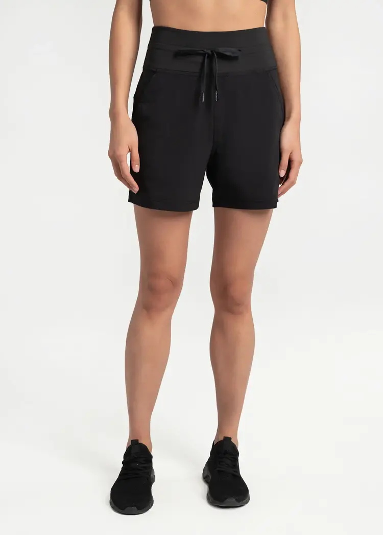 LOLE WOMEN'S MOMENTUM SHORTS | BLACK