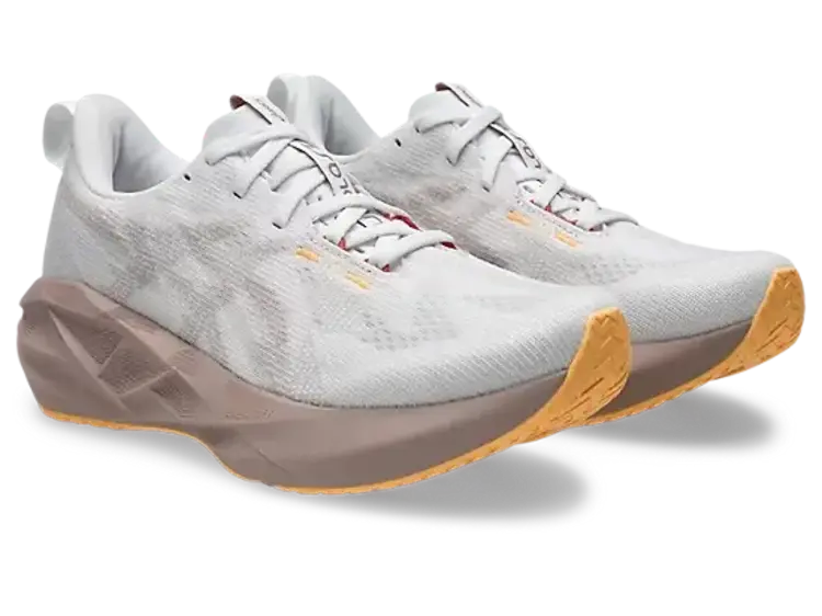 ASICS WOMEN'S NOVABLAST 5 | WHITE/FAWN