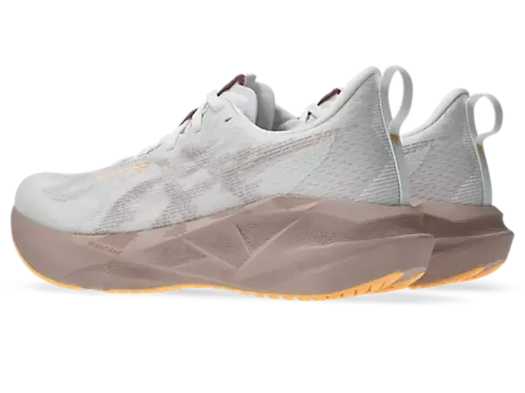 ASICS WOMEN'S NOVABLAST 5 | WHITE/FAWN