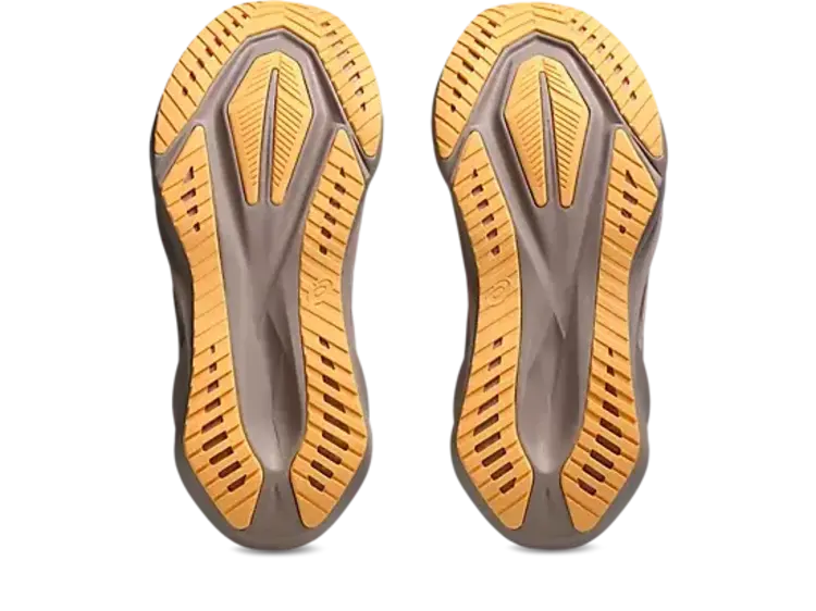 ASICS WOMEN'S NOVABLAST 5 | WHITE/FAWN