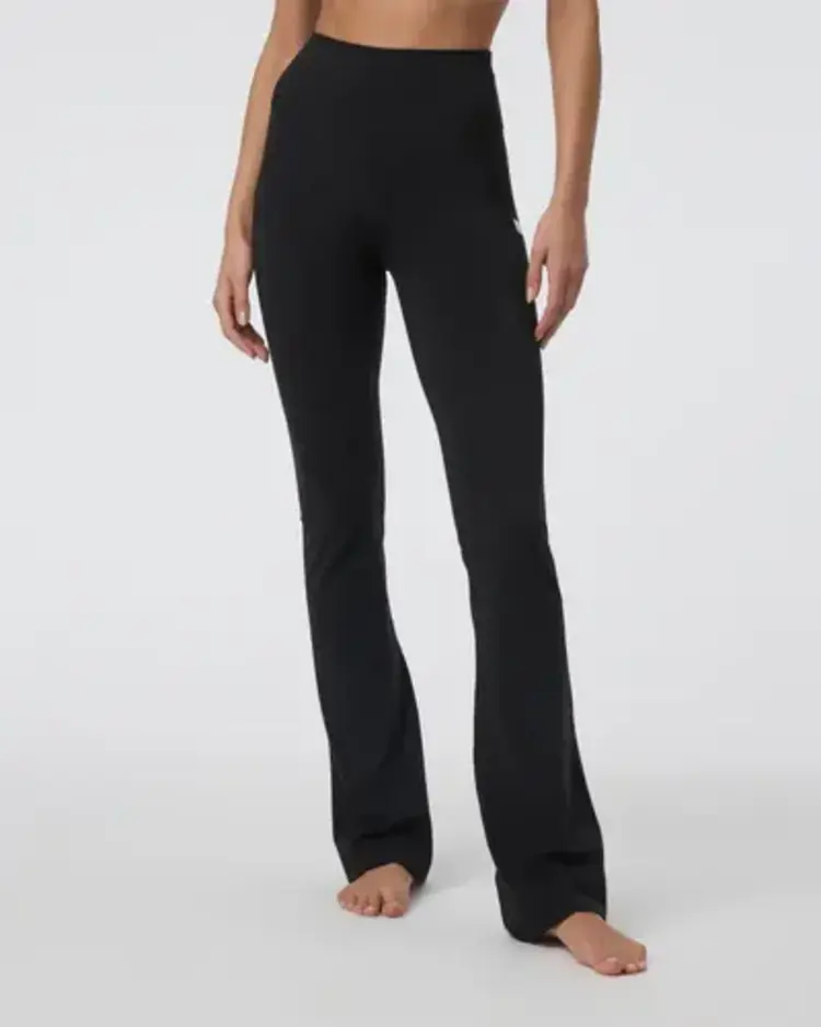 VUORI WOMEN'S ALLTHEFEELS SLIM FLARE | BLACK