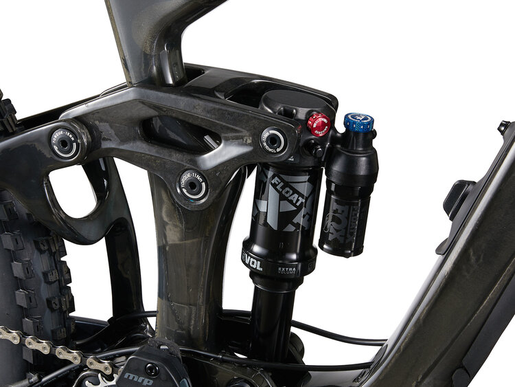 LIV INTRIGUE LT ADVANCED 1 | RAW CARBON